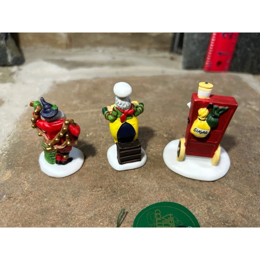 Dept 56 Heritage Village Accessories 3pc Baker Elves #5603-0 box